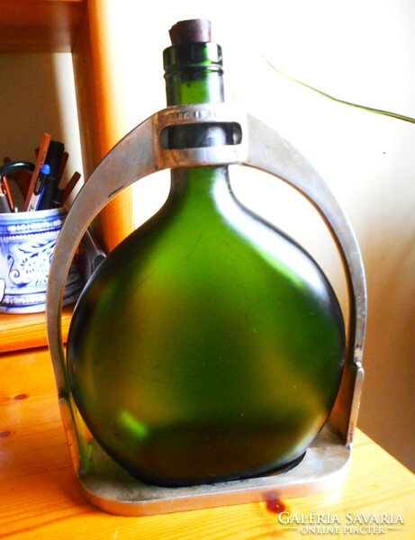 Régi francia Armagnac brandys üveg + fém kiöntő kerettel