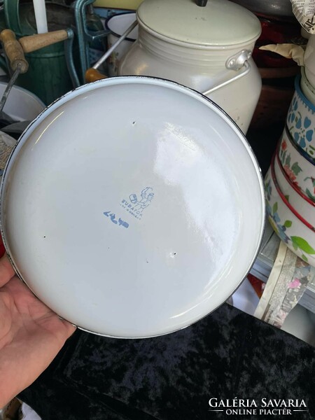 Budafoki enamel 26 cm flat plate offering nostalgia