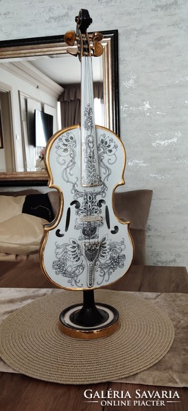 Hollòházi Saxon endre porcelain violin