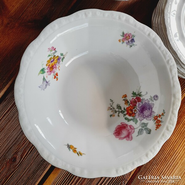 éva Zsolnay flower-patterned dinnerware with silver border, 25 pieces