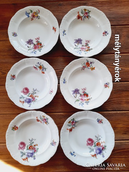 éva Zsolnay flower-patterned dinnerware with silver border, 25 pieces