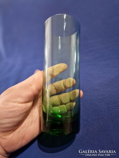 Zöld színű üveg csőpohár