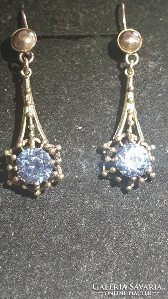 Wonderful 14k topaz stone earrings!