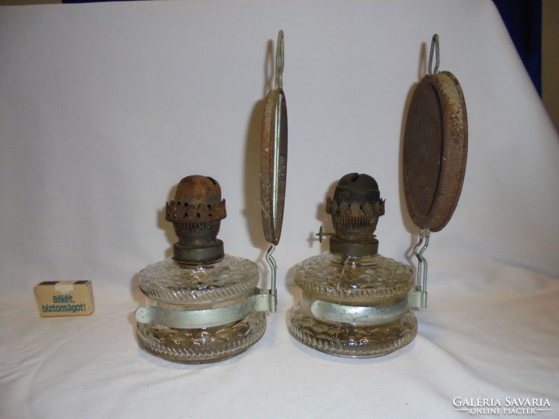 Régi, üveg tartályos petróleum lámpatest - két darab együtt