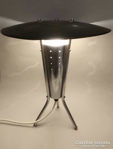 Mid Century Tripod asztali lámpa UFO