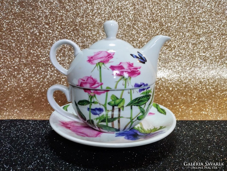 A personal porcelain tea set consisting of three parts