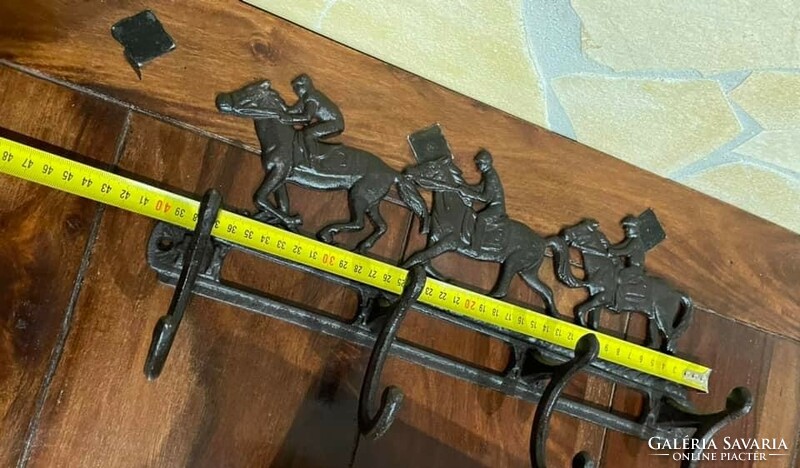 40 cm hosszú öntöttvas fogas lovas ló mintával