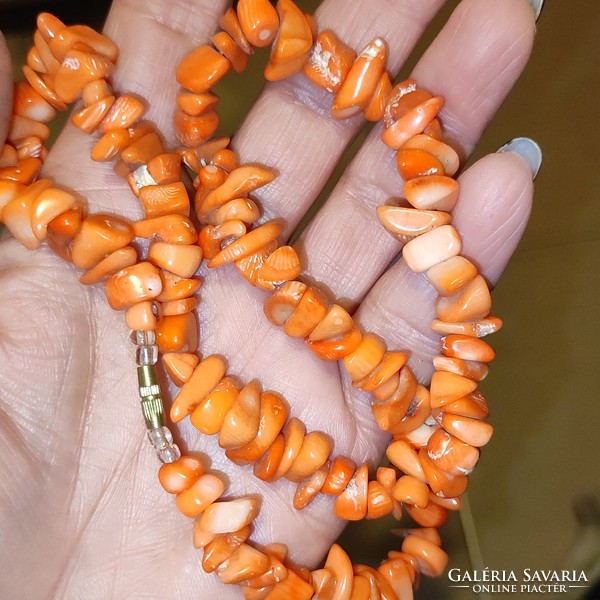 Természetes 60g Gyönyörű lazac/narancs korall nyakék 50cm
