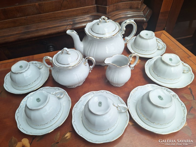 Gold feathered, stafìr-patterned zsolnay tea set