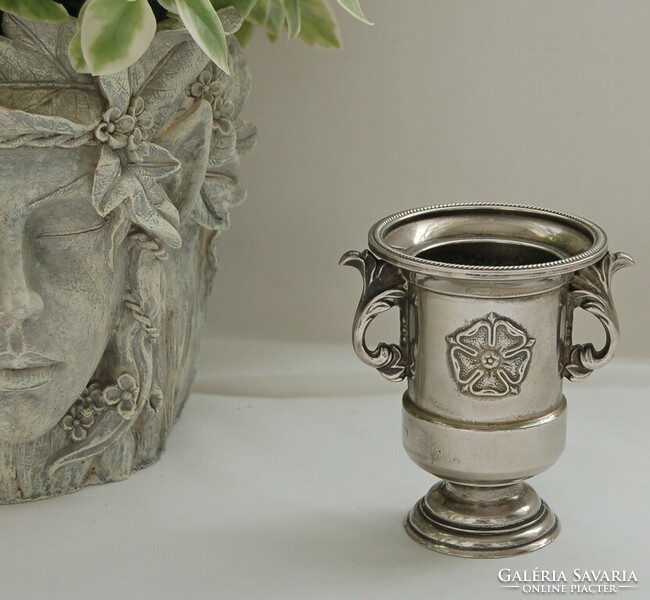Vintage silver plated vase with tudor rose emblem, reg des no. 945535