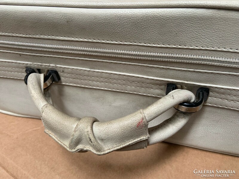 Malév suitcase light color
