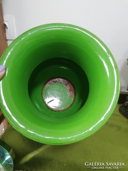 Enameled green retro caspo