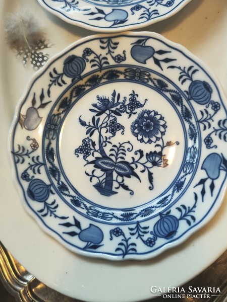 Meissen porcelain plate, onion pattern