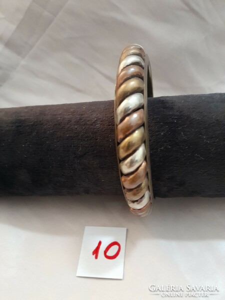 Copper vintage bracelet. 6.5 X 1.3 cm.