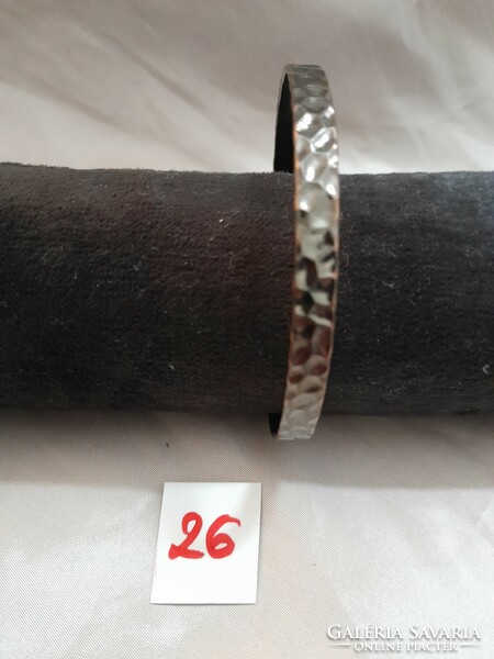 Vintage bracelet. 6.5 X 0.5 cm.