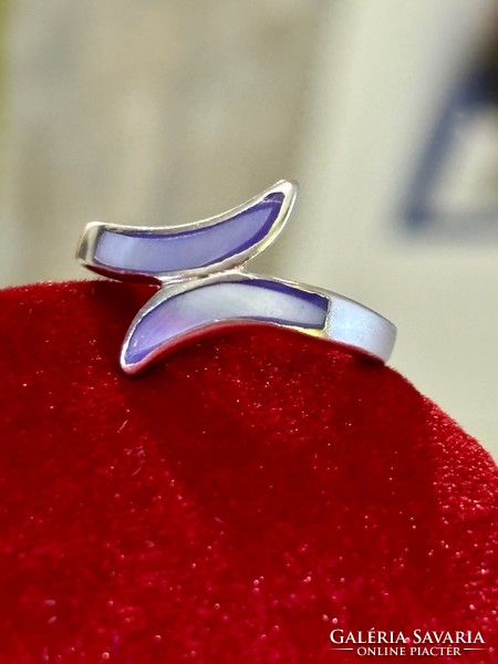 A simply beautiful silver ring with mother-of-pearl inlay