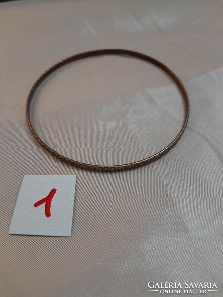 Copper vintage bracelet. 6.5 X 0.4 cm.