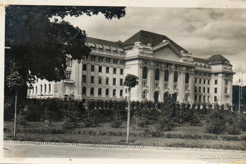 C - 242  Futott képeslap  Debrecen - Központi Egyetem 1947 (Weinstock fotó)