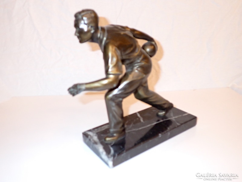 Bowling ...Bronze statue