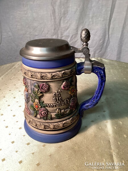 Ceramic beer mug with tin lid 17 cm.