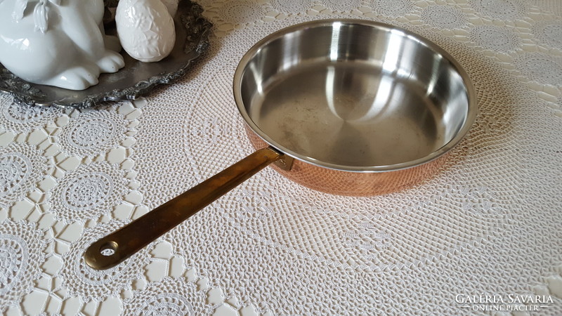 Spring Swiss copper pan with brass handle