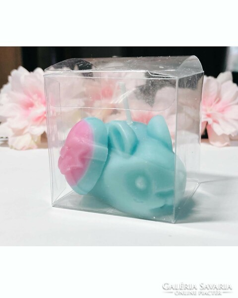 Cute soy wax bunny candle for Easter with egg scented wax in a box with chewing gum scent