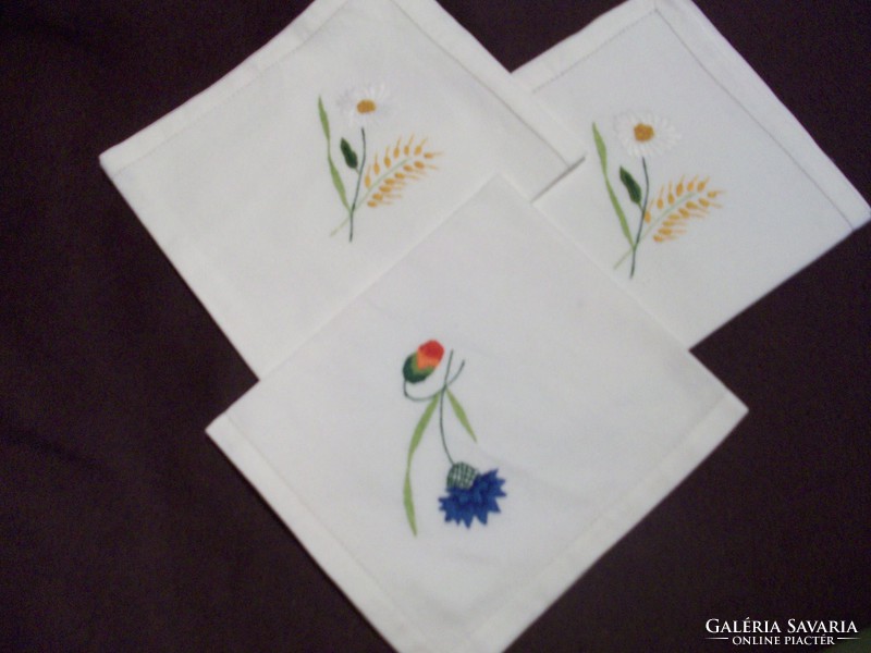 3 Pcs. Embroidered textile napkin 38 x 38 cm.