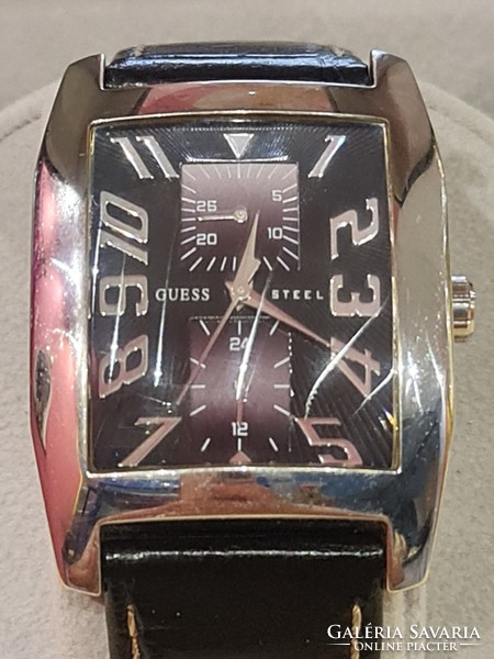 From the Guess men's watch collection