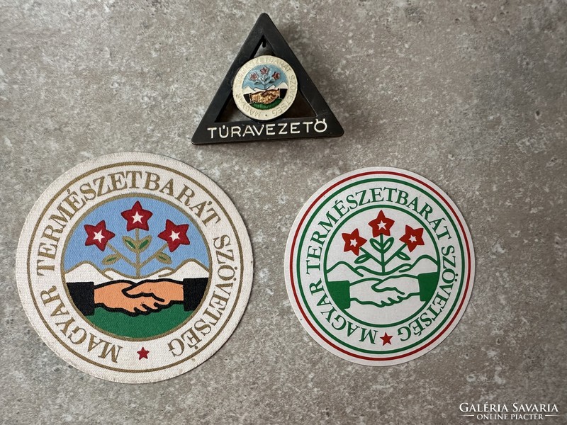 Nature-friendly badge with two stickers