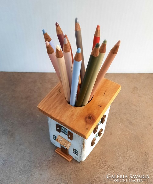 Cottage pencil holder