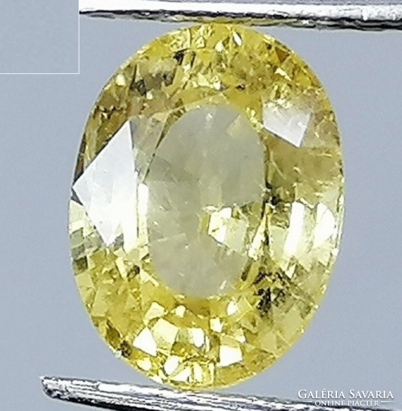 Yellow sapphire - with certificate - 1.23 Ct