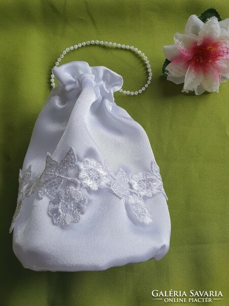 Wedding msz06 - bridal veil, white satin with floral lace