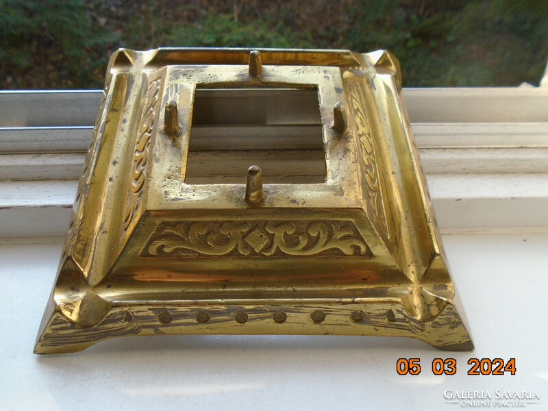 Gilded bronze stepped base with embossed niello patterns