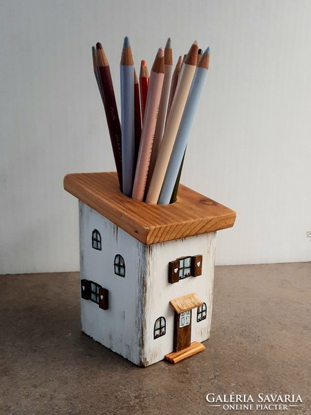 Házikó ceruzatartó
