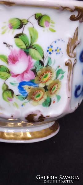 Biedermeyer gyűjtői csésze, gyönyörű, kézzel festett virágmintával AICH 1850-es évek