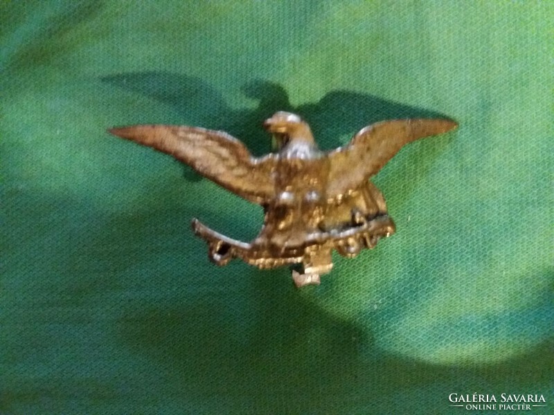 Antik magyar réz  TURUL madár karddal katonai sapka kitűző 6 cm a képek szerint