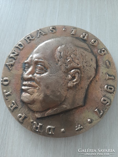 DR Pető András 1893 - 1967 bronz vagy réz nag yméretű emlék plaket jelzett 10,5 cm saját dobozában