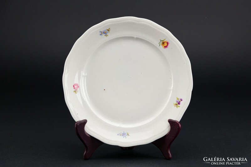 Zsolnay porcelán lapos tányérok, különbözőek, 5 darab, régiek, jelzettek.
