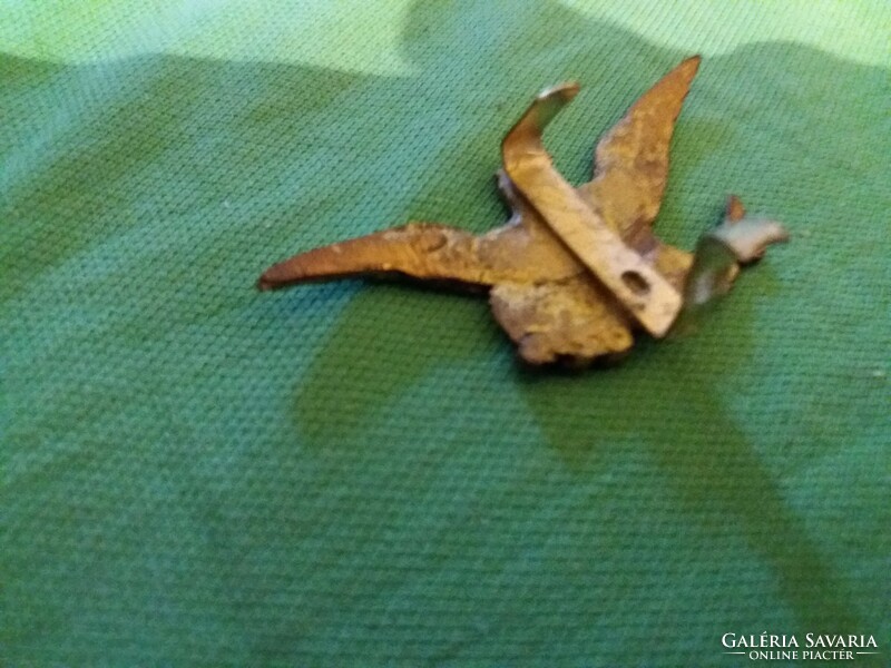 Antik magyar réz  TURUL madár karddal katonai sapka kitűző 6 cm a képek szerint