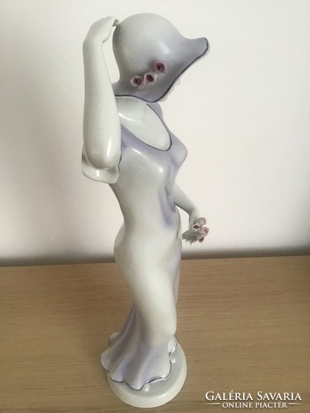 Kalapos nő Hollóházi porcelán szobor 41cm