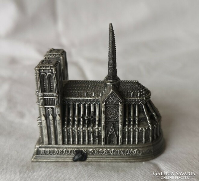 Notre Dame templom fém 4 cm