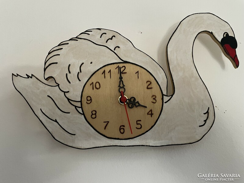 Swan-shaped wall clock