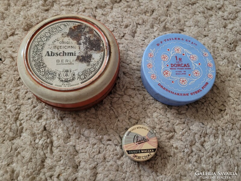 Régi kis kerek dobozok.