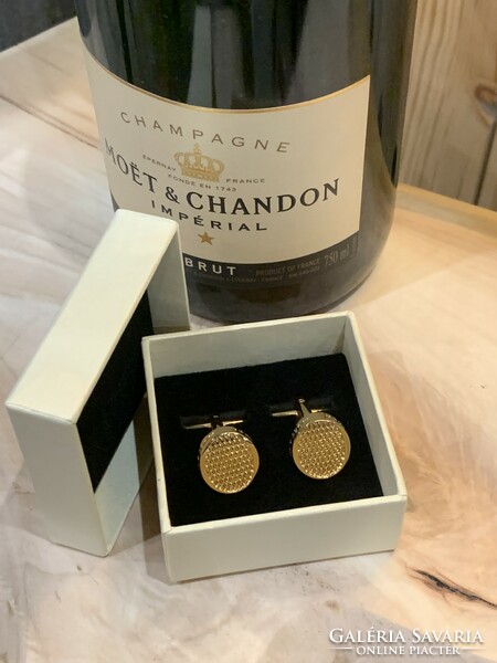 Champagne ajándéktárgyak - Moët & Chandon mandzsettagombok díszdobozban - MOET mandzsetták