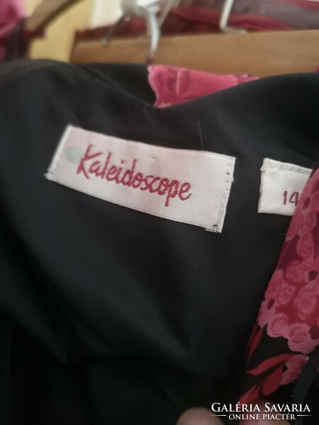 Kaleidoscope 38-as ciklámen-fekete, rózsás, spagettipántos ruha fodros