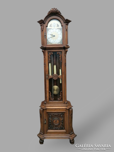 Neo-Renaissance bedside clock