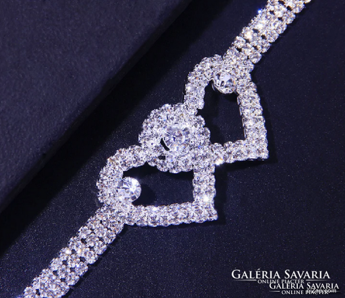 Amazingly beautiful diamond cut, crystal stone anklet.