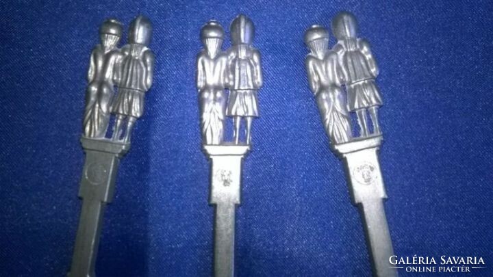 Pack of 8 pewter decorative spoons
