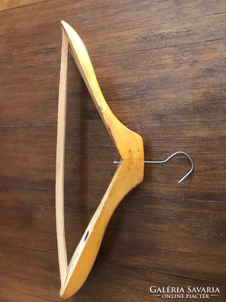 Retro clothes hanger, shoulder wood. Made of solid wood. Suitable for storing suits or suits, 45x25 cm