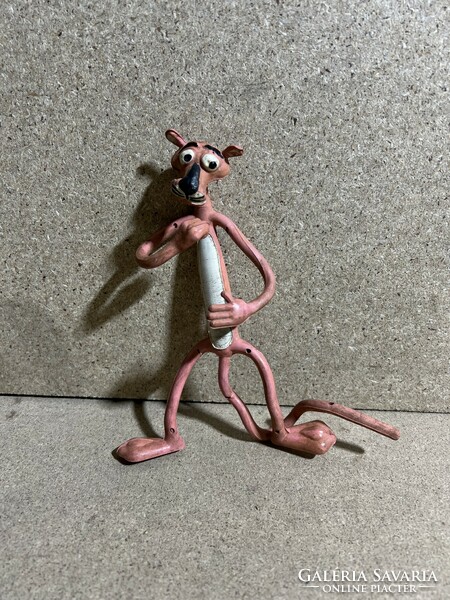 Old pink panther plastic statue, 17 x 11 cm. 3998